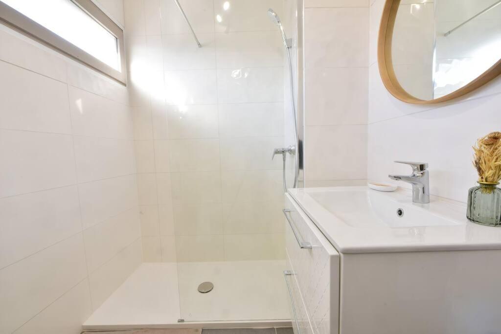 & Le - Proche , Terrasse Et Parking Appartamento